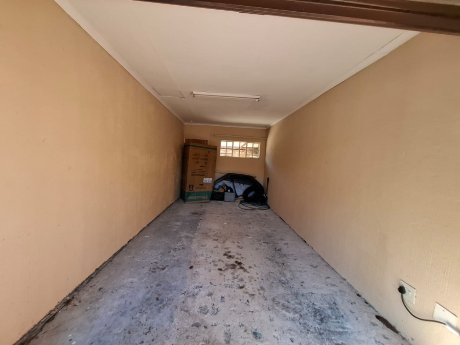 3 Bedroom Property for Sale in Geelhoutpark North West